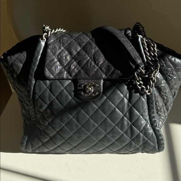 AUTH Chanel Tote Flap Bag - Picture 1 of 15